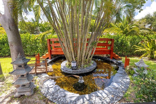 290 NW 6th Street, Boca Raton, FL 33432
