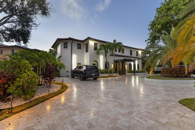 290 NW 6th Street, Boca Raton, FL 33432