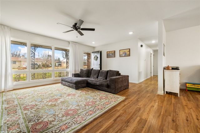 417 Natchez Trace Street, Harrison, AR 72601