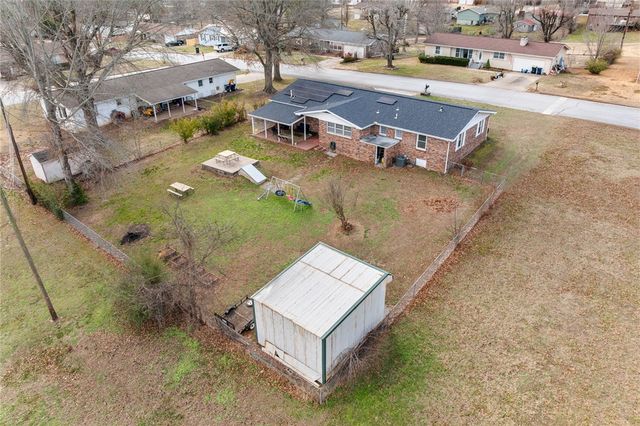 417 Natchez Trace Street, Harrison, AR 72601