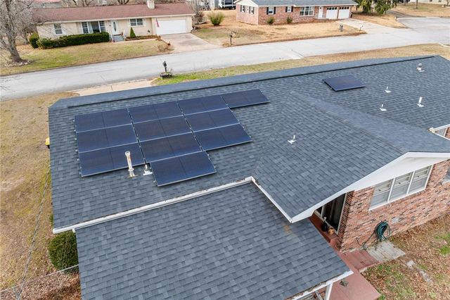 417 Natchez Trace Street, Harrison, AR 72601