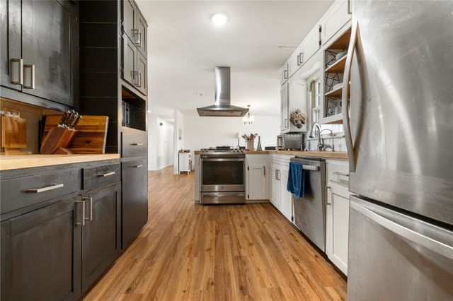 417 Natchez Trace Street, Harrison, AR 72601