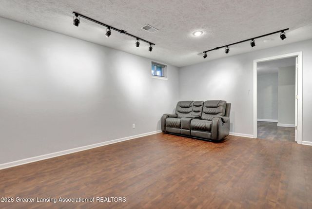 609 Laurens Way, Potterville, MI 48876