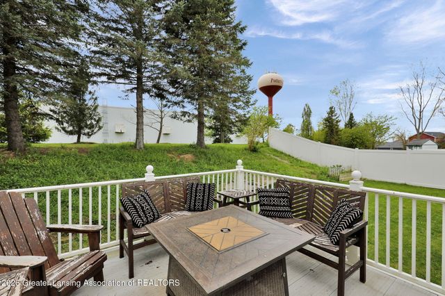 609 Laurens Way, Potterville, MI 48876