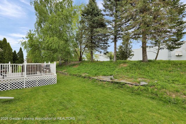 609 Laurens Way, Potterville, MI 48876