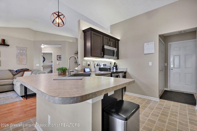 609 Laurens Way, Potterville, MI 48876