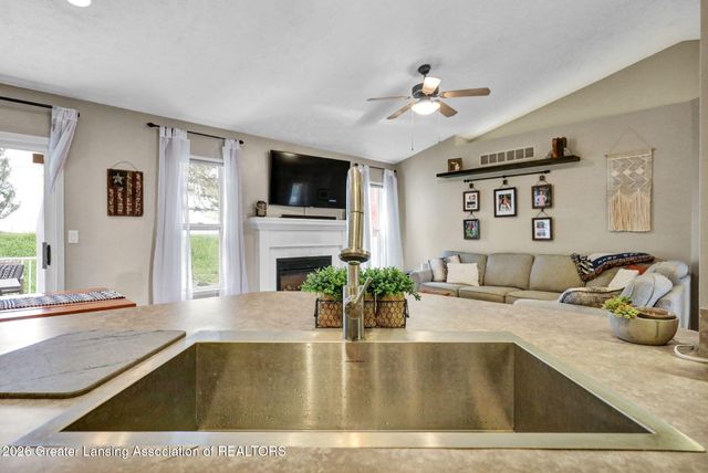 609 Laurens Way, Potterville, MI 48876