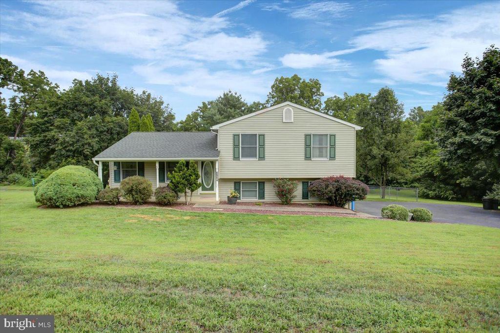 8964 WILLOWDALE ROAD, Greencastle, PA 17225