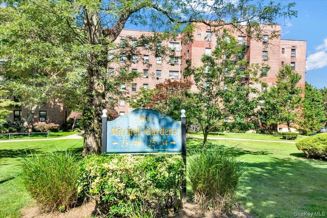 25-40 Union Street 3F, Flushing, NY 11354