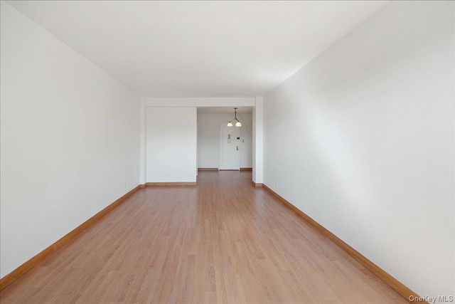 25-40 Union Street 3F, Flushing, NY 11354