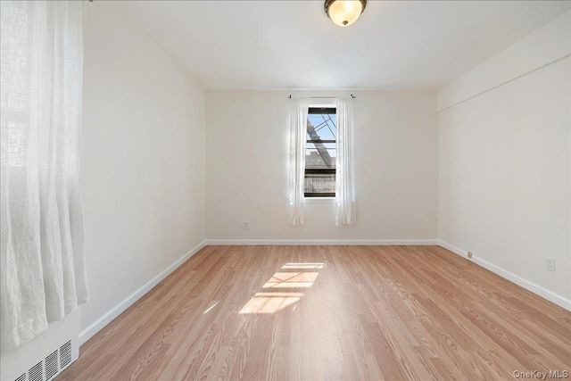 25-40 Union Street 3F, Flushing, NY 11354