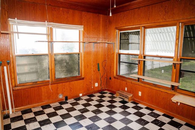 2720 Clark Avenue, Parsons, KS 67357