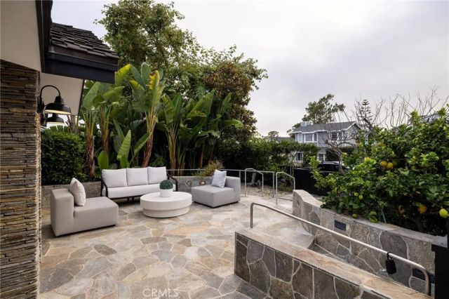 461 Linden Street, Laguna Beach, CA 92651