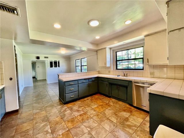 916 W Donington Street, Glendora, CA 91741
