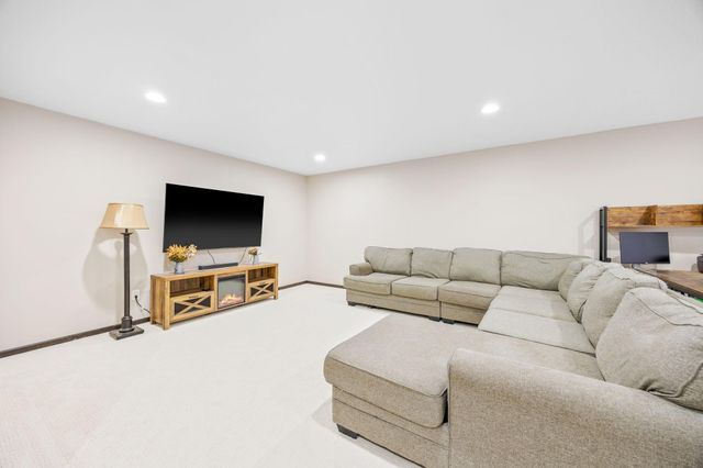 25250 Tucker Road, Rogers, MN 55374