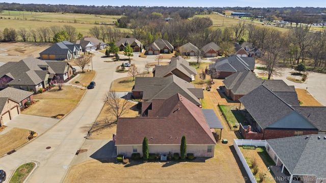 3207 Covey Trail Circle, Claremore, OK 74017