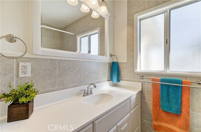 4214 Carfax Avenue, Lakewood, CA 90713