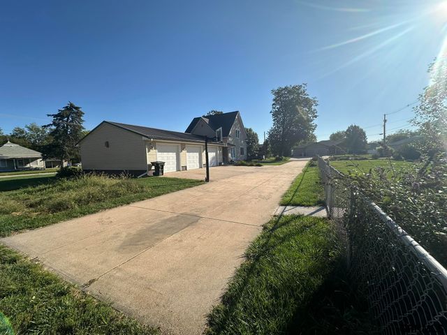 105 S OK Street, Wilber, NE 68465