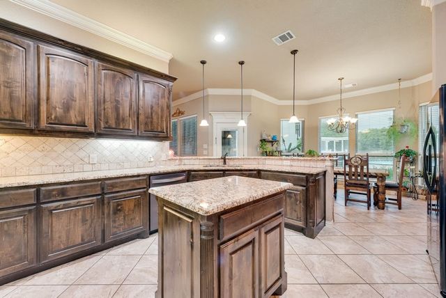 243 Miramar Circle, Weatherford, TX 76085