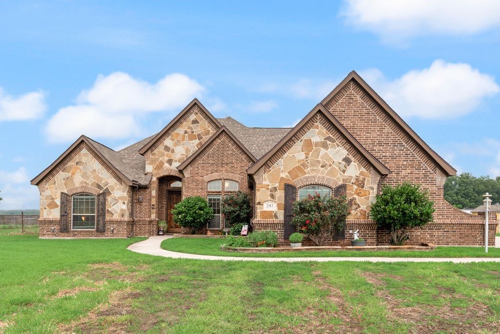 243 Miramar Circle, Weatherford, TX 76085