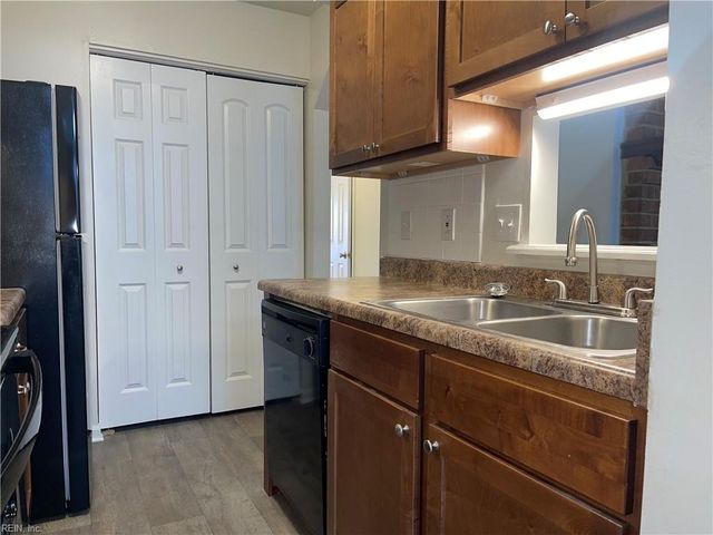 814 Chalk CT, Virginia Beach, VA 23462