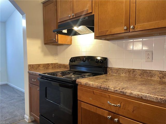 814 Chalk CT, Virginia Beach, VA 23462