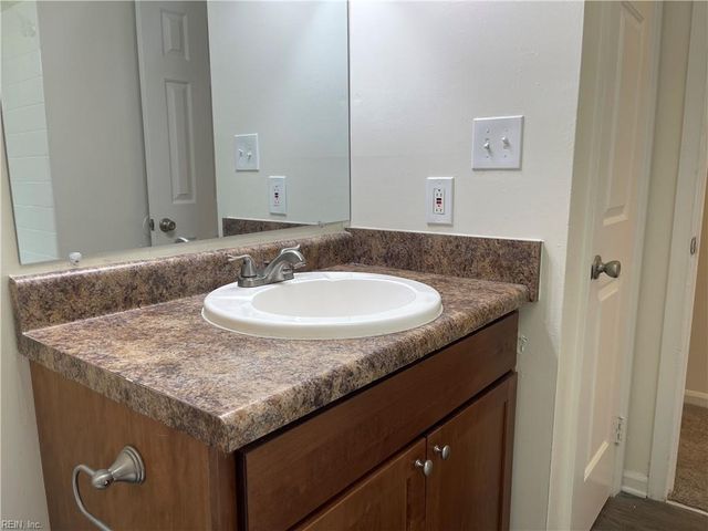 814 Chalk CT, Virginia Beach, VA 23462