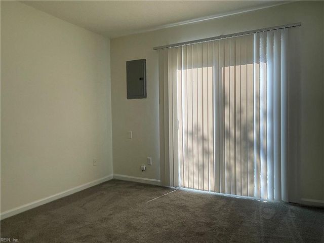 814 Chalk CT, Virginia Beach, VA 23462
