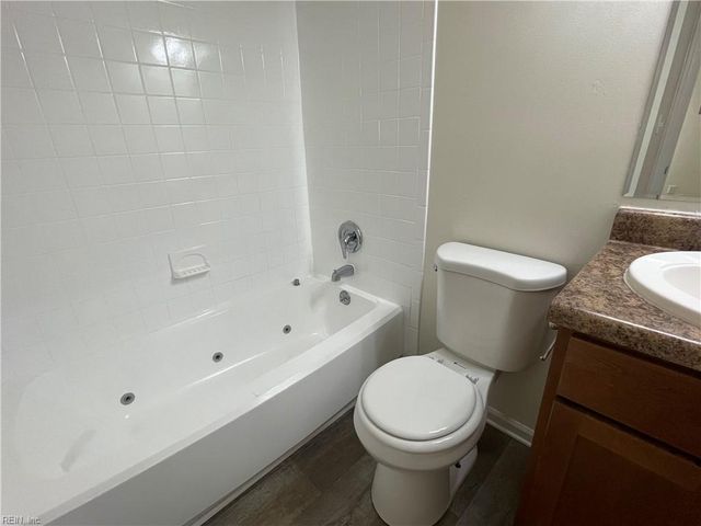 814 Chalk CT, Virginia Beach, VA 23462