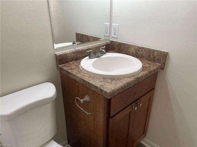 814 Chalk CT, Virginia Beach, VA 23462