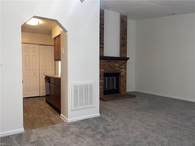 814 Chalk CT, Virginia Beach, VA 23462