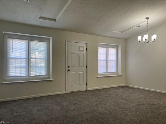 814 Chalk CT, Virginia Beach, VA 23462