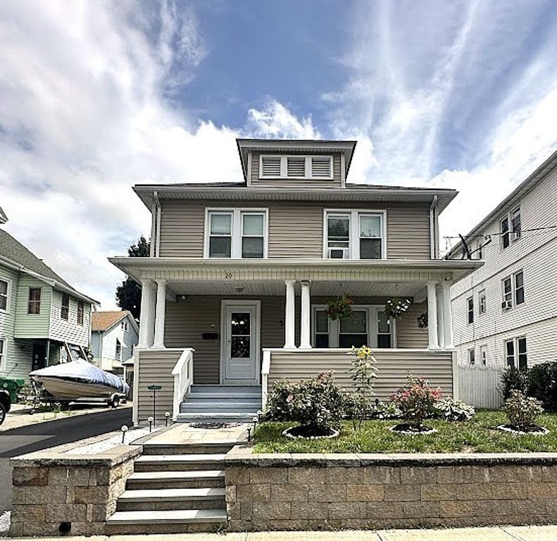 20 Mount Carmel Ave, Chicopee, MA 01013
