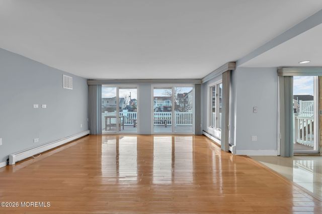 40 Anchorage Drive, Toms River, NJ 08753