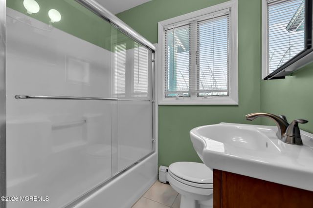 40 Anchorage Drive, Toms River, NJ 08753