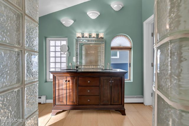 40 Anchorage Drive, Toms River, NJ 08753