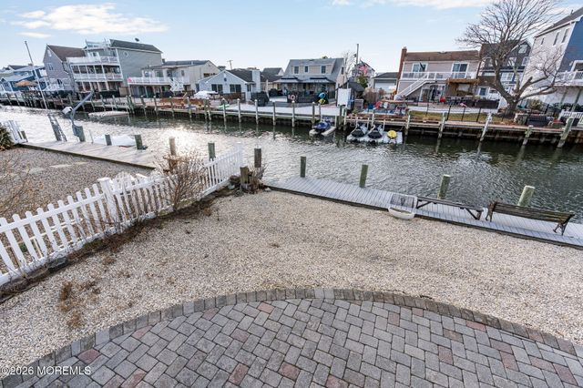 40 Anchorage Drive, Toms River, NJ 08753