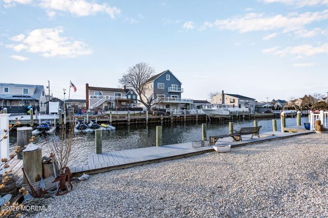 40 Anchorage Drive, Toms River, NJ 08753