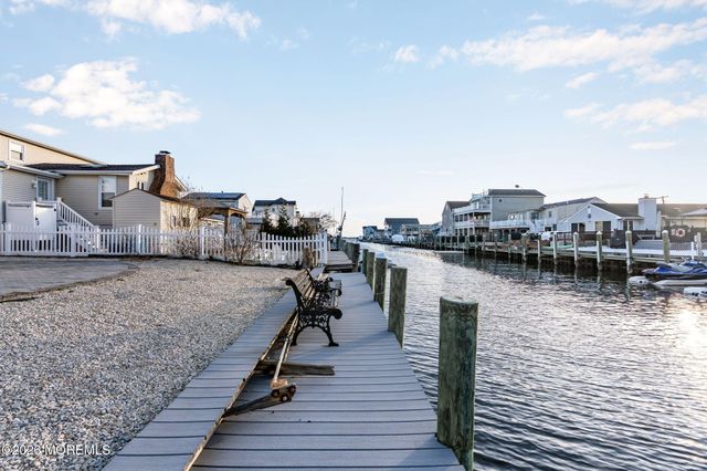 40 Anchorage Drive, Toms River, NJ 08753