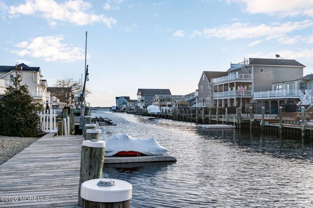 40 Anchorage Drive, Toms River, NJ 08753