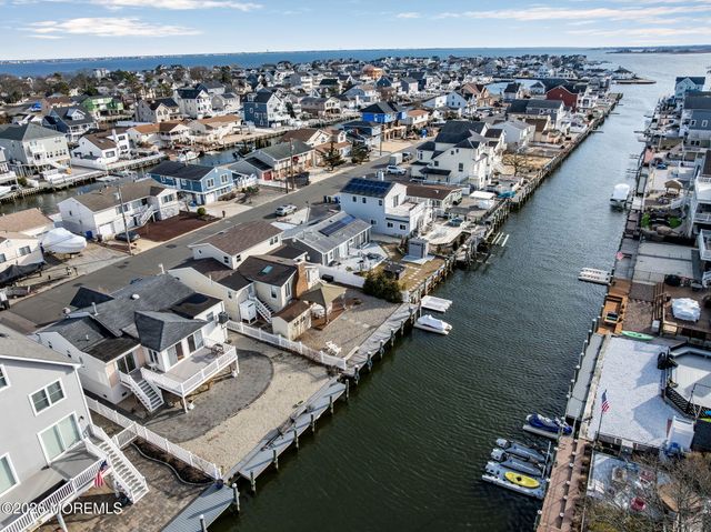 40 Anchorage Drive, Toms River, NJ 08753