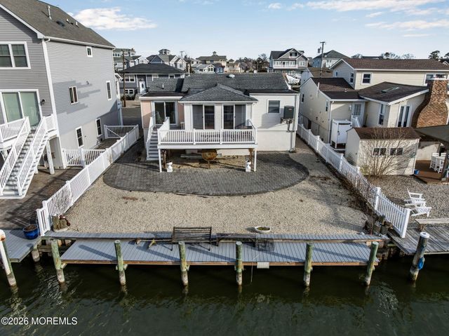 40 Anchorage Drive, Toms River, NJ 08753