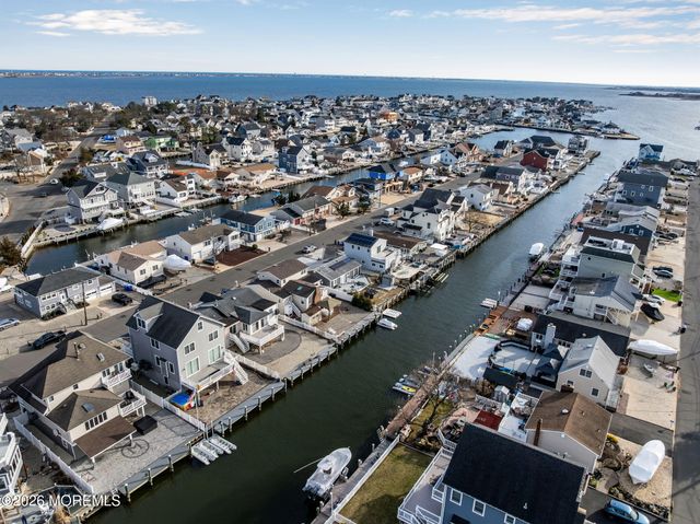 40 Anchorage Drive, Toms River, NJ 08753