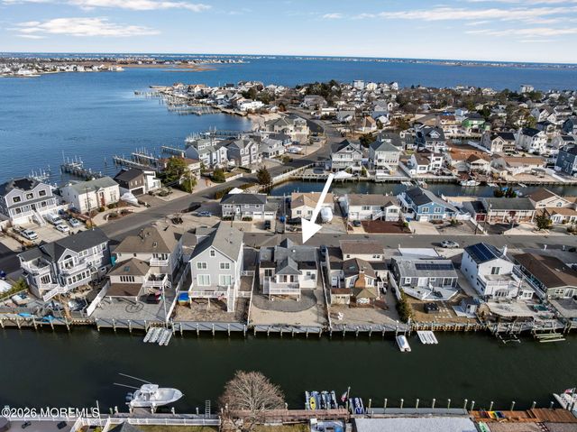 40 Anchorage Drive, Toms River, NJ 08753