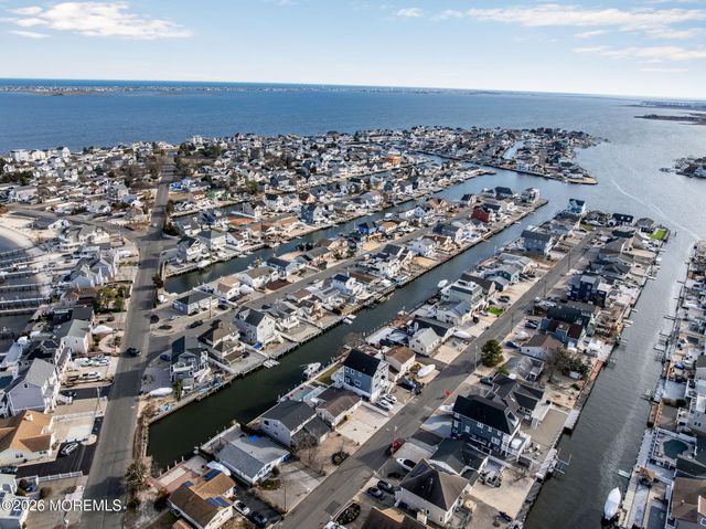 40 Anchorage Drive, Toms River, NJ 08753