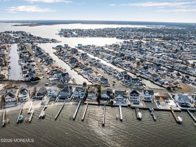 40 Anchorage Drive, Toms River, NJ 08753