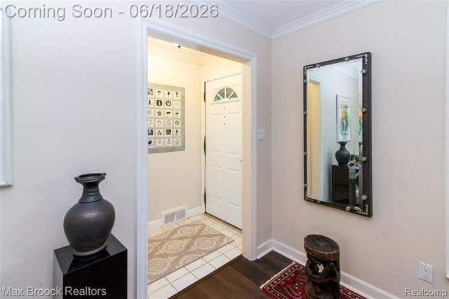 6799 E Dartmoor Road, West Bloomfield, MI 48322