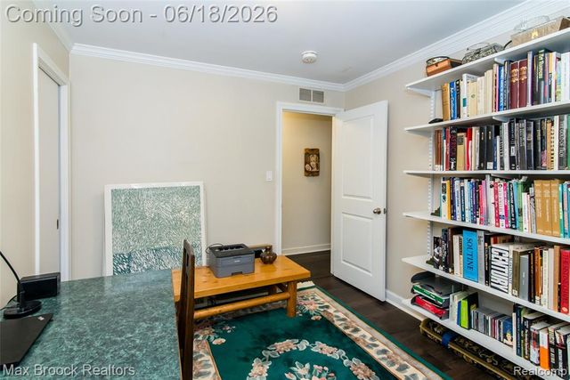 6799 E Dartmoor Road, West Bloomfield, MI 48322
