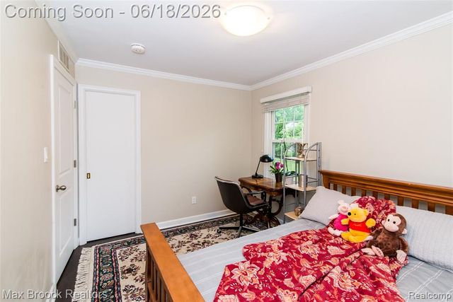 6799 E Dartmoor Road, West Bloomfield, MI 48322
