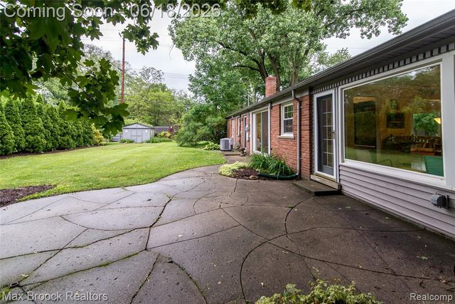 6799 E Dartmoor Road, West Bloomfield, MI 48322